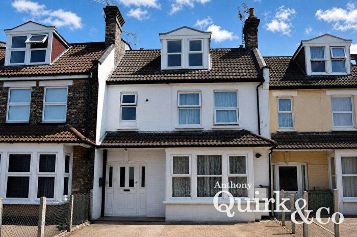 2 Bedroom Flat To Rent In Wellesley Road, Clacton-on-sea, CO15
