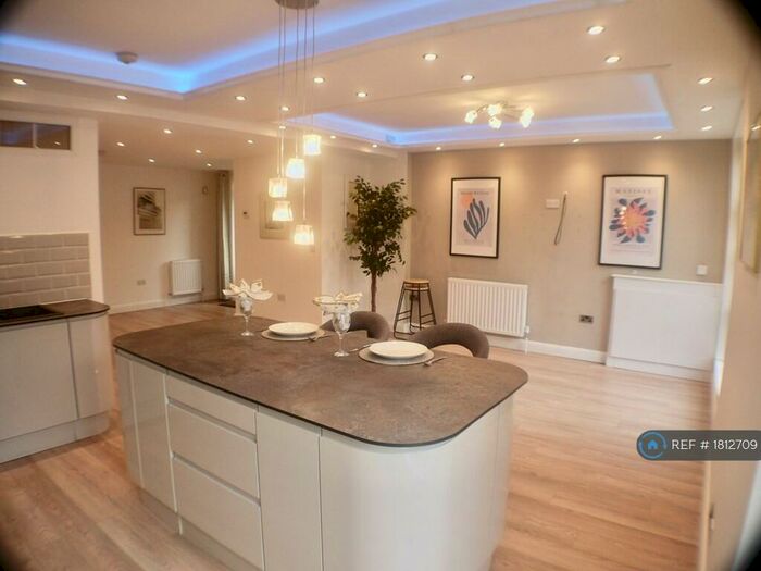 2 Bedroom Flat To Rent In Monument House, Madeley Heath, Crewe, CW3