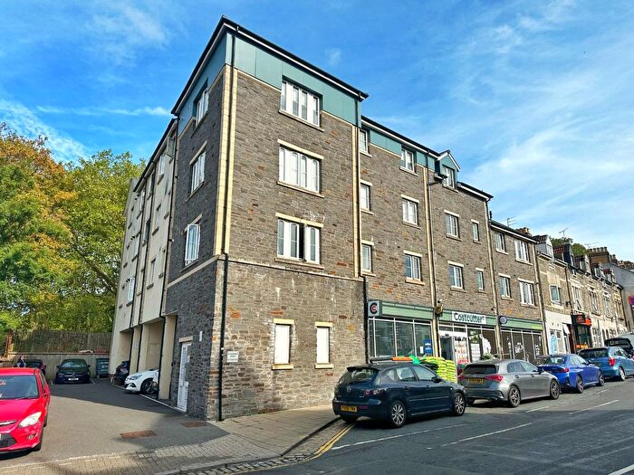 2 Bedroom Flat For Sale In Hawthorn House, St. George, Bristol, BS5