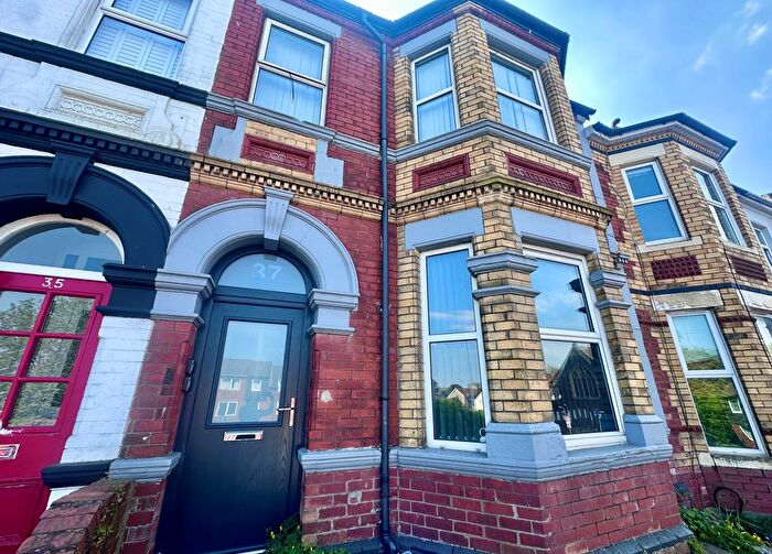 2 Bedroom Flat To Rent In Risca Road, Newport, NP20