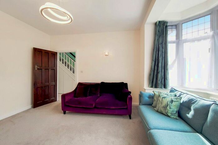 3 Bedroom Terraced House To Rent In Craignish Avenue, Norbury, London, SW16