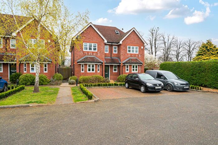 3 Bedroom Semi Detached House For Sale In Maidenhead, Berkshire, SL6