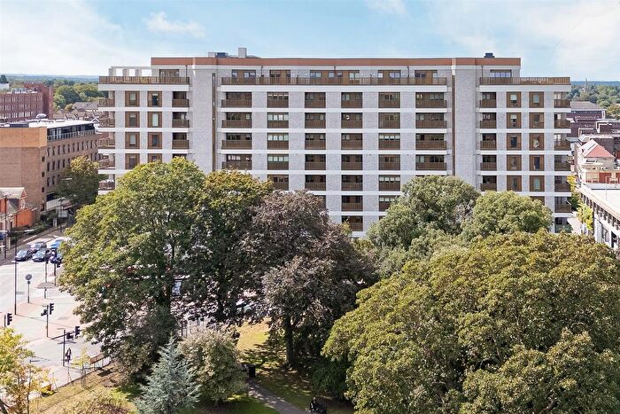 1 Bedroom Flat To Rent In Sutton Park House, Carshalton Rd, SM1