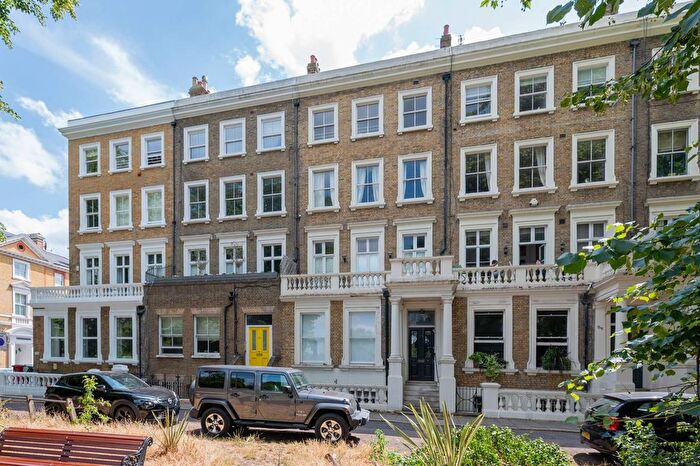 2 Bedroom Flat To Rent In Clapham Common South Side, Clapham Common South Side, London, SW4