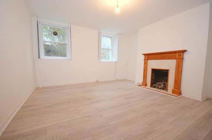 1 Bedroom Flat To Rent In High Street, Hornsey, London, N8