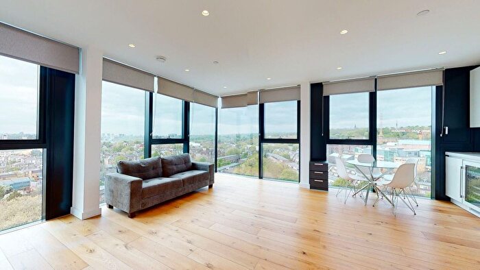 2 Bedroom Flat To Rent In Highgate Hill, London, N19