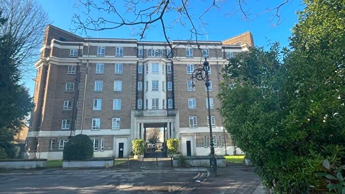 2 Bedroom Flat For Sale In Cambray Court, Cheltenham, GL50