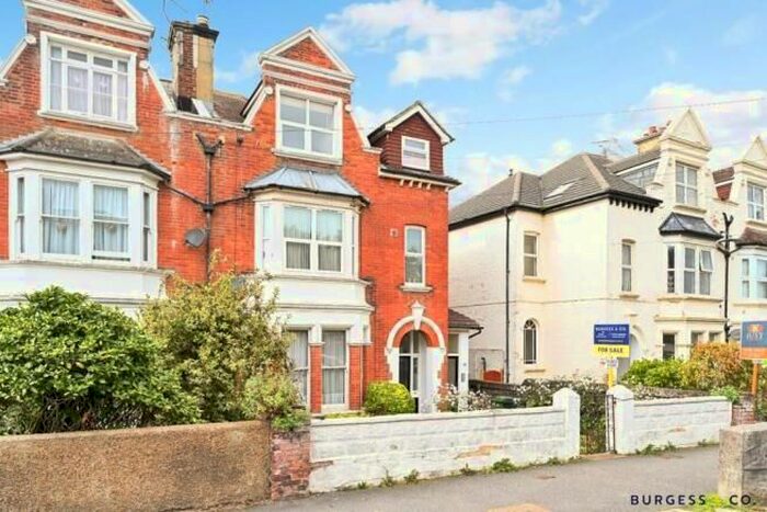 2 Bedroom Maisonette To Rent In Amherst Road, Bexhill-On-Sea, TN40