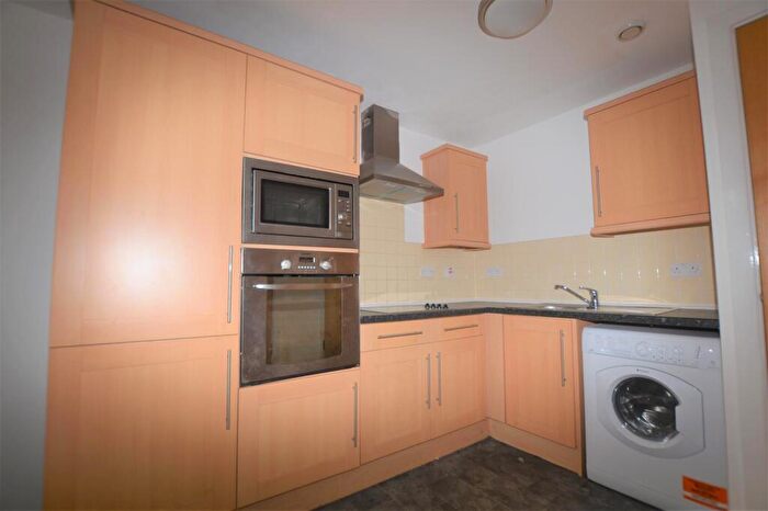 1 Bedroom Apartment To Rent In Brackendale, Thackley Bradford, BD10