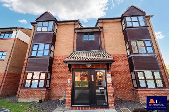 Studio For Sale In Conifer Way, Wembley, HA0