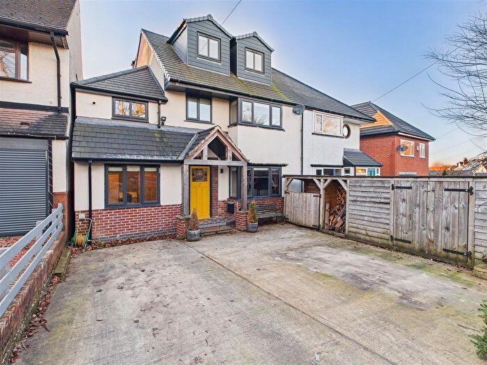 5 Bedroom Semi-Detached House For Sale In Hilltop Road, Dronfield, S18