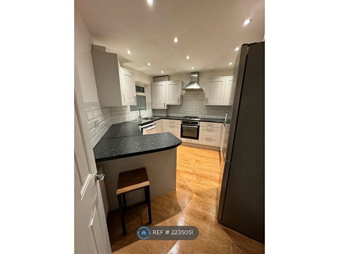 3 Bedroom Bungalow To Rent In Wharfedale, Luton, LU4