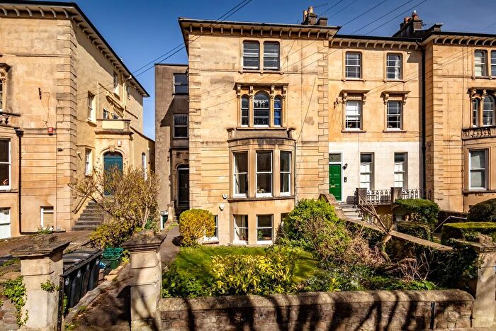 3 Bedroom Flat For Sale In Chertsey Road, Redland, Bristol, BS6