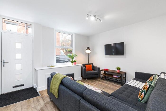 6 Bedroom House To Rent In Claremont Avenue, Leeds, LS3