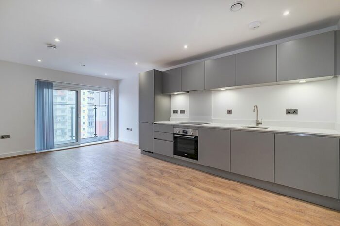 1 Bedroom Flat To Rent In Woolwich Church Street, Woolwich, SE18