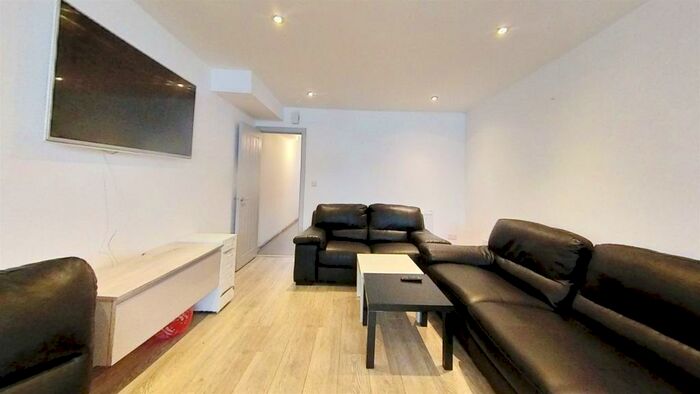 7 Bedroom House To Rent In Tiverton Road, Birmingham, B29