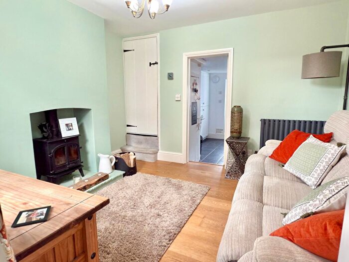 2 Bedroom Cottage For Sale In Gravel Walk, Tewkesbury, GL20