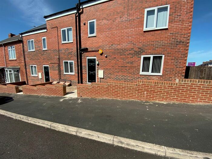 1 Bedroom Flat To Rent In Deckham Terrace, Deckham, Gateshead, NE8