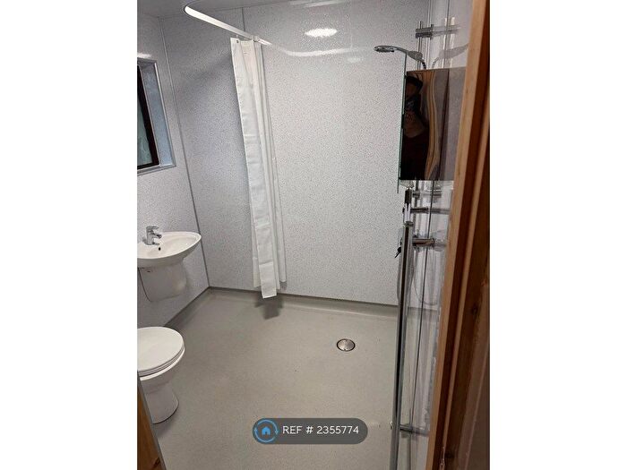 1 Bedroom Flat To Rent In Golfdrum Street, Dunfermline, KY12