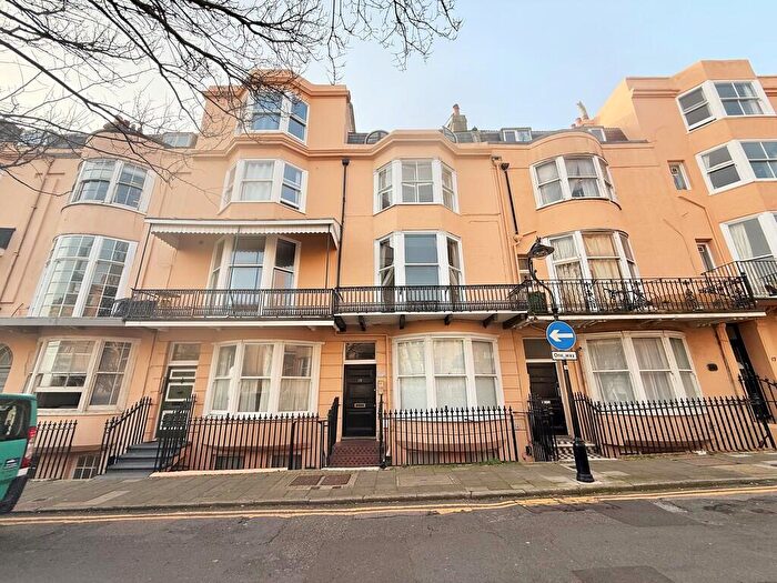 2 Bedroom Apartment For Sale In Bedford Square, Brighton, BN1