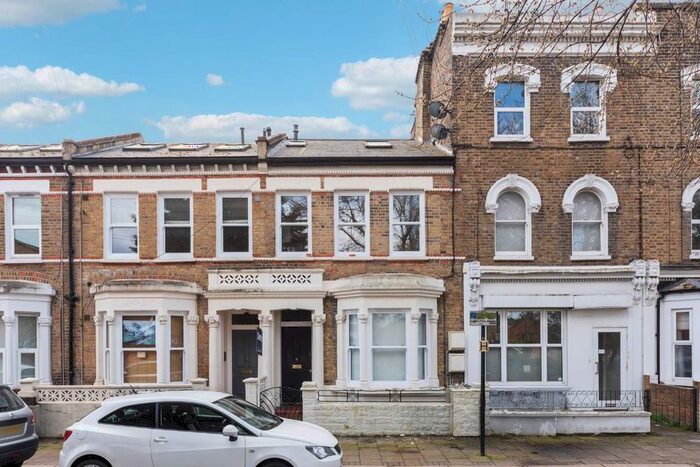 4 Bedroom Flat To Rent In Kepler Road, London, SW4