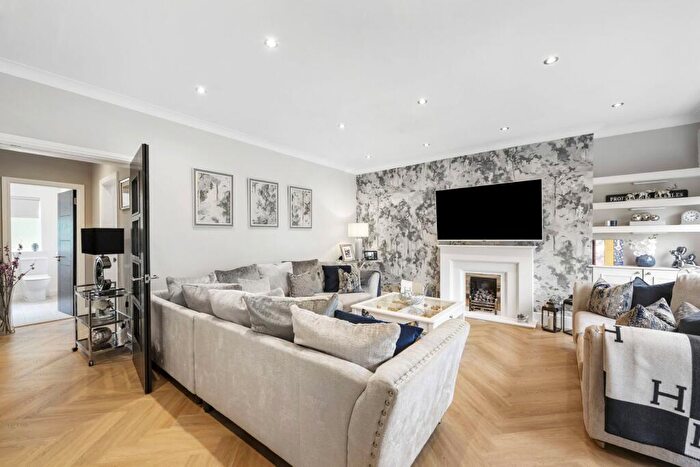 3 Bedroom Apartment For Sale In Herndon Court, Newton Mearns, Glasgow, G77