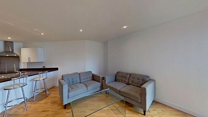 2 Bedroom Flat To Rent In Gotts Road, Leeds, LS12