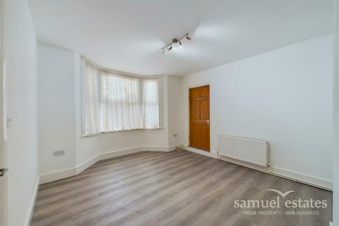 2 Bedroom Flat To Rent In Osborne Road, Thornton Heath, CR7