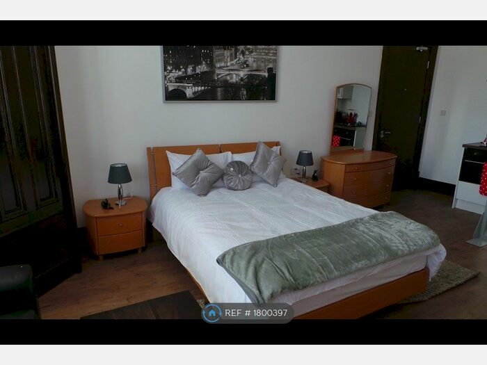 Studio To Rent In Paisley Road West, Glasgow, G51
