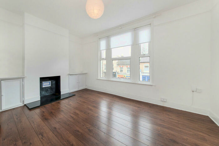 2 Bedroom Flat To Rent In Bellenden Road, Peckham, SE15