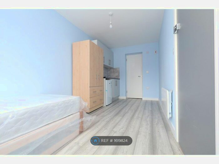 Studio To Rent In Rowan Road, West Drayton, UB7