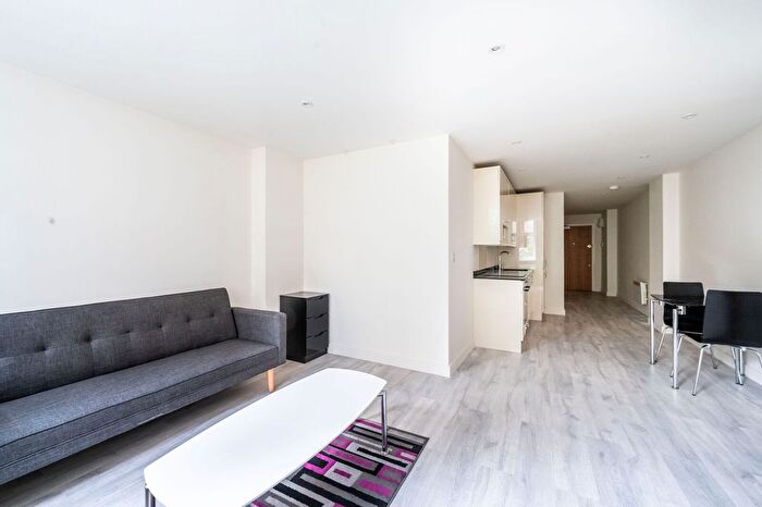 Studio To Rent In Brixton Road, Brixton, London, SW9