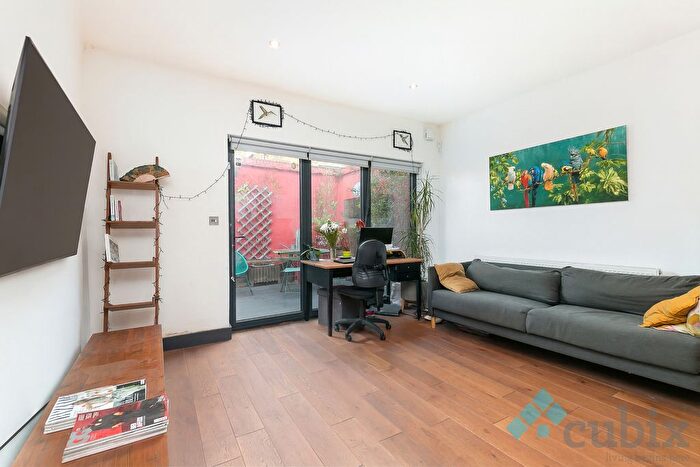 1 Bedroom Flat For Sale In Mason Street, London, SE17