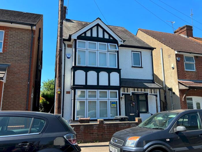 3 Bedroom Detached House To Rent In Royston Road, St Albans, AL1