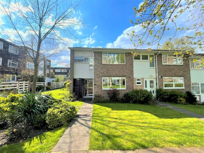 3 Bedroom End Of Terrace House To Rent In Malvern Way, London, W13