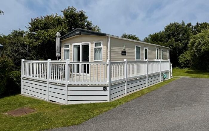 2 Bedroom Mobile/park Home For Sale In Silverbow Country Park, Cornwall., TR4