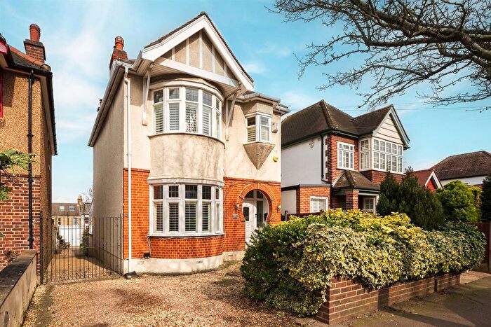 3 Bedroom Detached House For Sale In Dunvegan Road, SE9