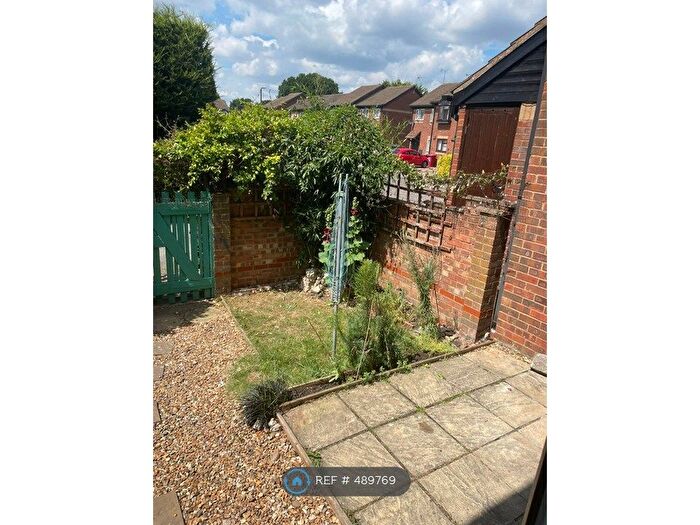 1 Bedroom Maisonette To Rent In Telford Drive, Slough, SL1
