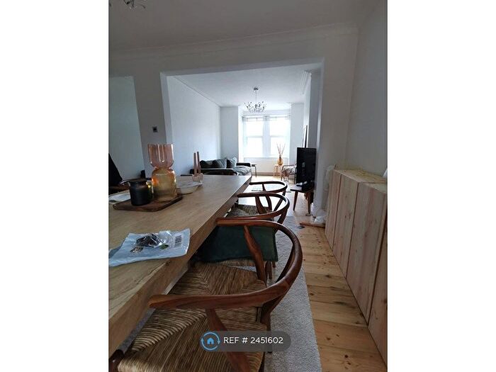 3 Bedroom Semi-Detached House To Rent In Capstone Road, Kent, ME5