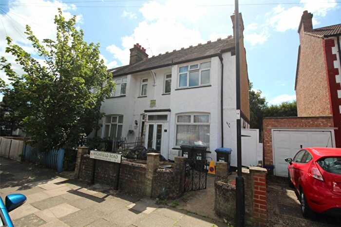 3 Bedroom House To Rent In Brendon Villas, Highfield Road, London, N21