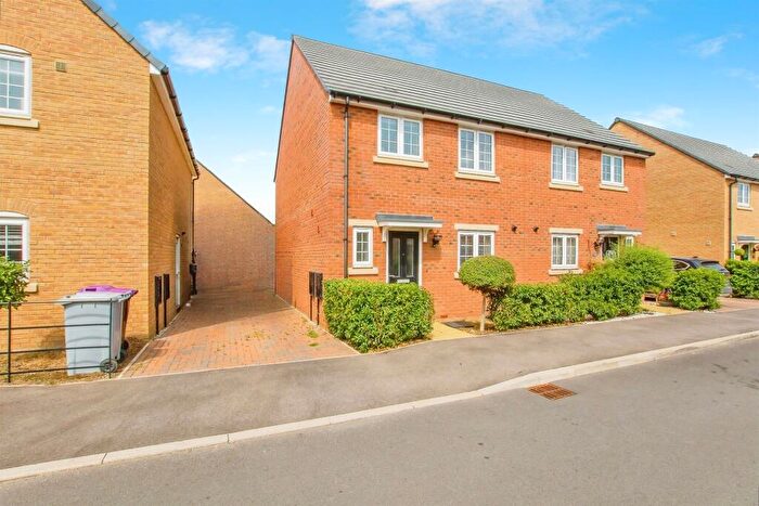 3 Bedroom Semi-Detached House For Sale In Brewton Drive, Deeping St. James, Peterborough, PE6