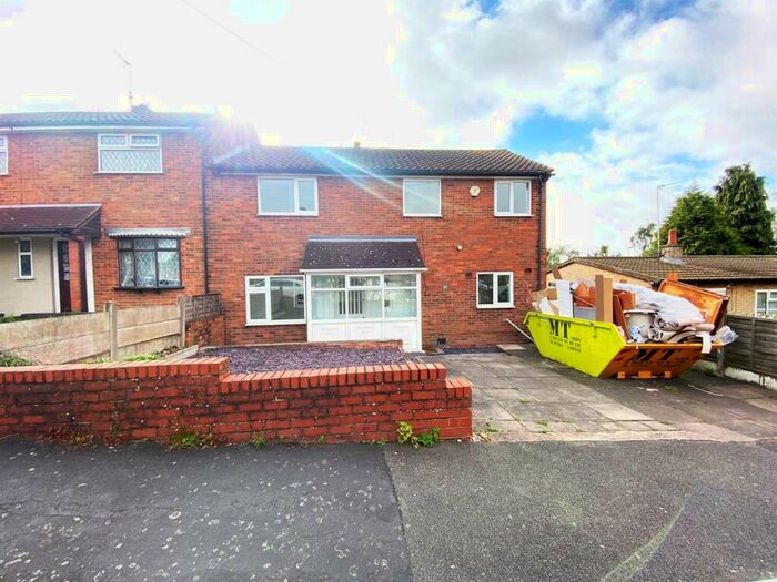 3 Bedroom House To Rent In Windsor Crescent, Dudley, DY2