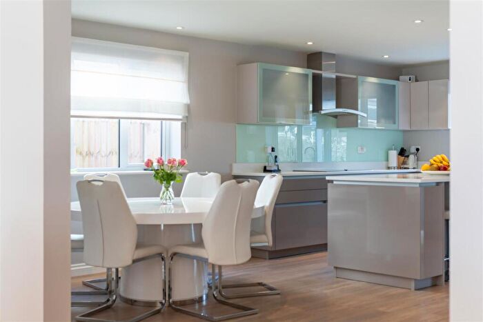 4 Bedroom Detached House For Sale In Brudenell Avenue, Sandbanks, BH13