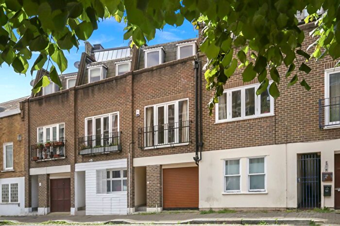 3 Bedroom Terraced House To Rent In Leigh Road, London, N5