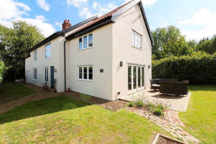 6 Bedroom Detached House For Sale In Diss Road, Burston, IP22