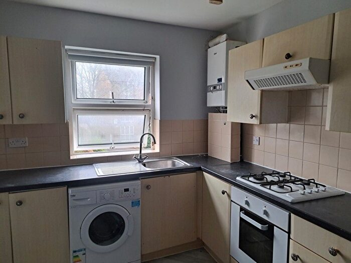 3 Bedroom Flat To Rent In Howard Road, London, SE25
