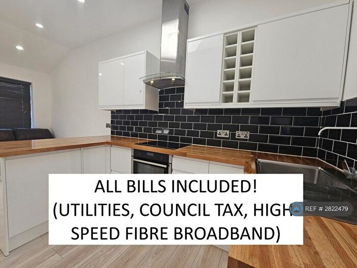 1 Bedroom Flat To Rent In Waterloo Crescent, Wokingham, RG40