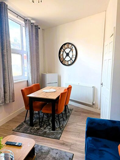 3 Bedroom End Of Terrace House To Rent In Penarth Road, Cardiff(City), CF11