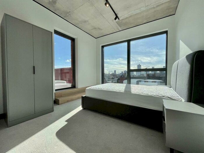 2 Bedroom Apartment To Rent In New Cross Central, Manchester, M4