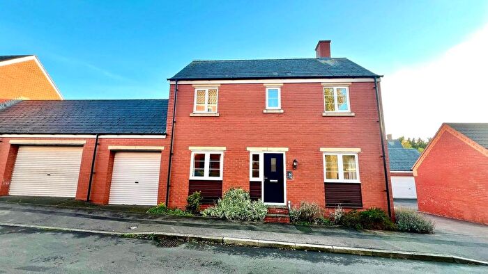 3 Bedroom Detached House To Rent In Withering Road, Swindon, SN1